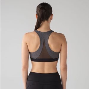 Lululemon 🍋 Invigorate Bra - Grey/Black in Size 6
